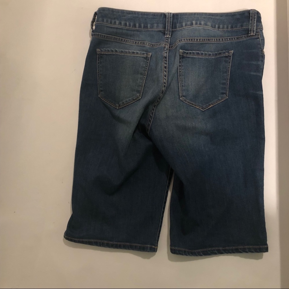St.John’s Bay Jean Bermuda Shorts Size 10 - Picture 2 of 4